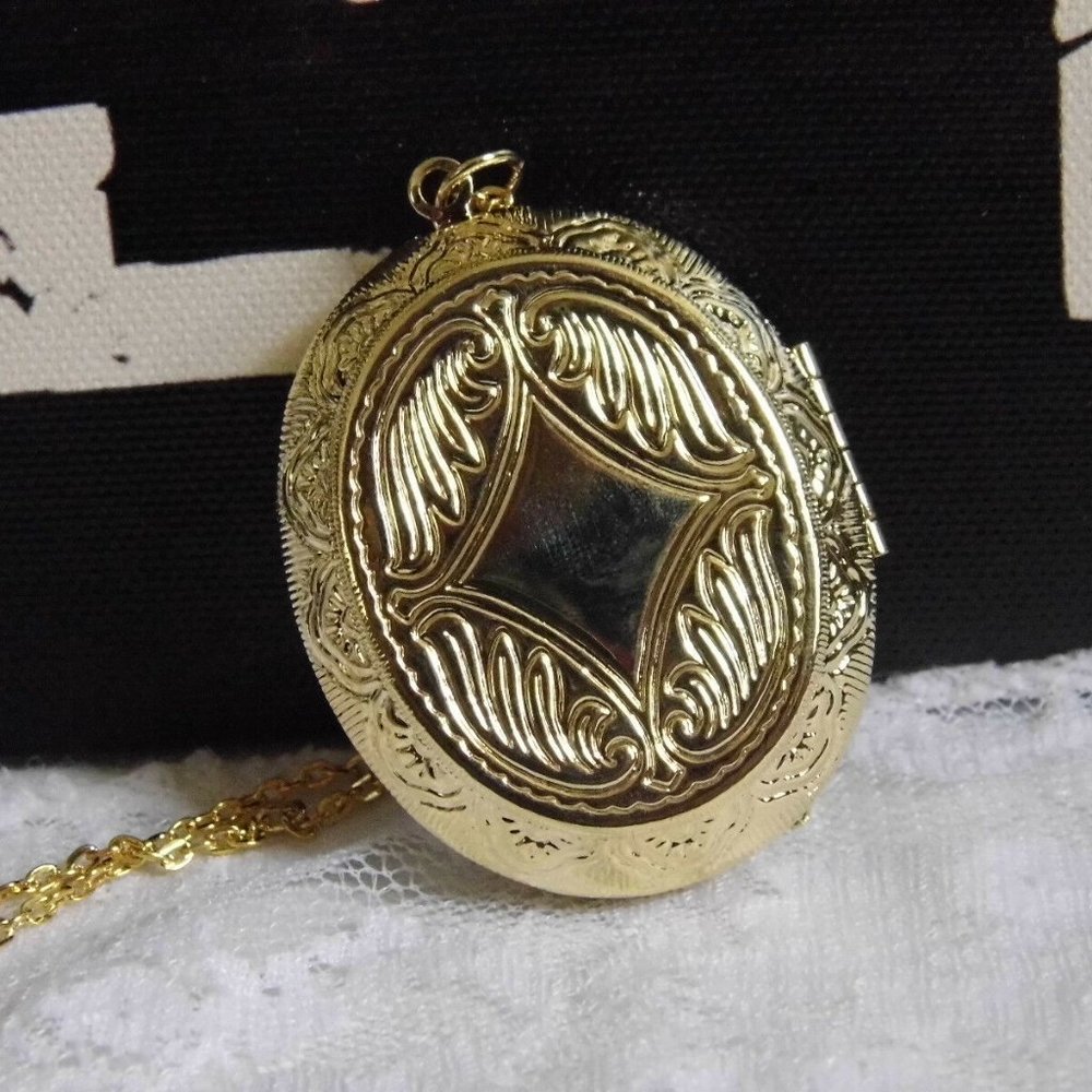 Pink Hummingbird Bird Locket Necklace Anniversary - Picture 4 of 4